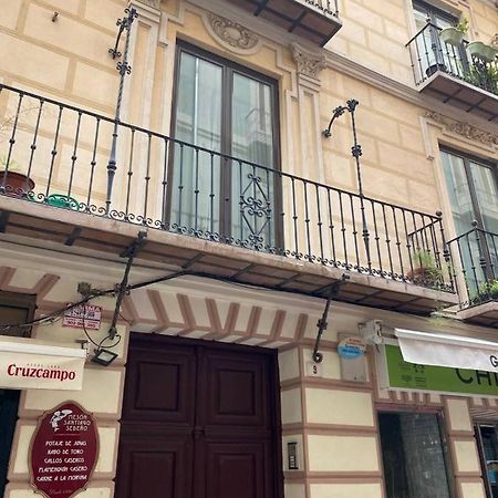 Holidays2Malaga Correo Viejo Next Cathedral Malaga With French Balconies Exterior photo